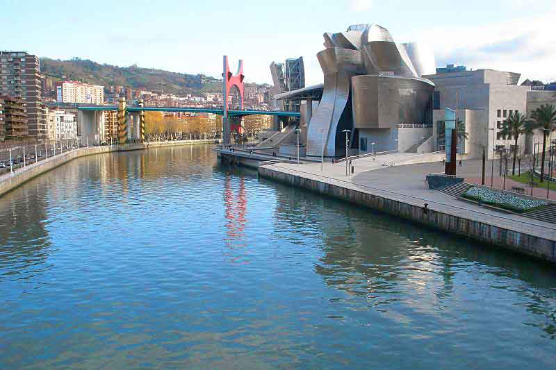 Travesía en stand up paddle y kayak por la Ría de Bilbao